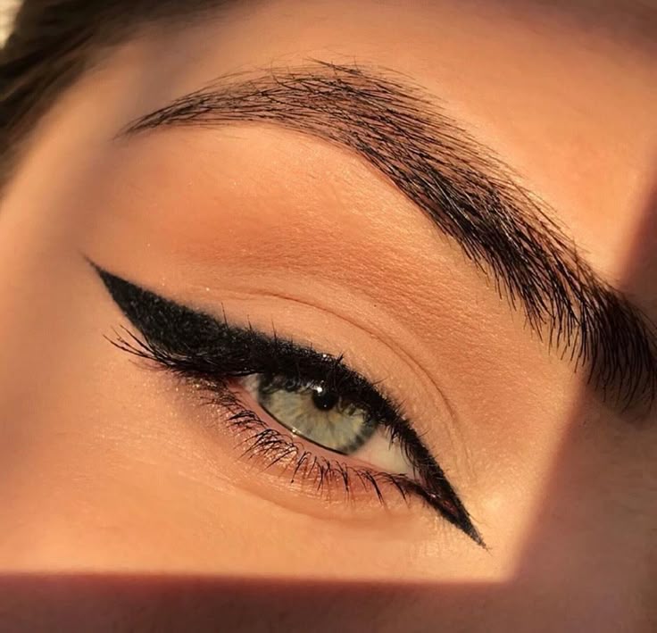 Tipos de delineado de ojos icónicos y atractivos