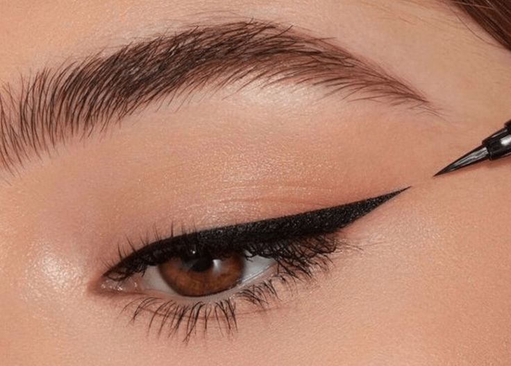 Tipos de delineado de ojos icónicos y atractivos