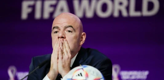 UEFA prepara denuncia penal contra Infantino por el fallido plan para comercializar el Mundial UEFA prepara denuncia penal contra Infantino por el fallido plan para comercializar el Mundial