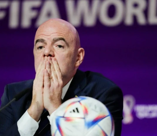 UEFA prepara denuncia penal contra Infantino por el fallido plan para comercializar el Mundial UEFA prepara denuncia penal contra Infantino por el fallido plan para comercializar el Mundial