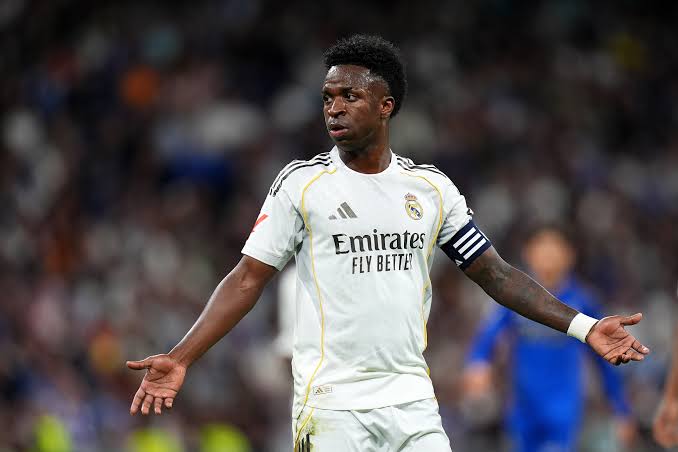Vinícius Jr. regresa a los entrenamientos del Real Madrid tras sus vacaciones y luce un cambio de imagen Vinícius Jr. regresa a los entrenamientos del Real Madrid tras sus vacaciones y luce un cambio de imagen