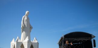 Virgen María de 55.6 metros rompe récord en Europa: así es el nuevo monumento de Polonia Virgen María