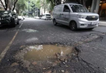 Baches encabezan los problemas urbanos en México: 83.4% de los ciudadanos los señala como prioridad baches