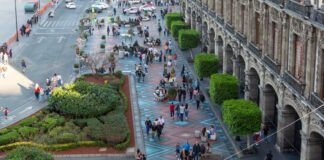 CDMX busca banquetas libres de obstáculos: iniciativa plantea garantizar continuidad peatonal banquetas