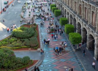 CDMX busca banquetas libres de obstáculos: iniciativa plantea garantizar continuidad peatonal banquetas