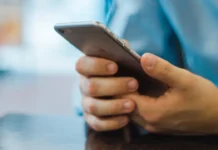 UdeG pondrá límites al uso de celulares en preparatorias para reducir distracciones y fortalecer la convivencia uso celulares