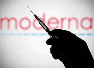Moderna y Merck logran resultados positivos en fase 3 con vacuna personalizada contra melanoma vacuna moderna