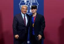 Aficionado mexicano cumple su sueño de ver al Barcelona en el Camp Nou tras un día de drama Aficionado mexicano cumple su sueño de ver al Barcelona en el Camp Nou tras un día de drama