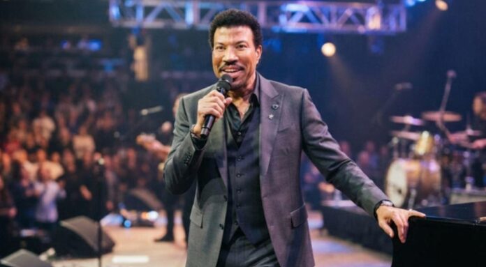Lionel Richie es hospitalizado nuevamente y se somete a un procedimiento cardiaco