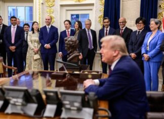 Trump y líderes tecnológicos se reúnen por la IA mientras crece el debate sobre frenar su desarrollo