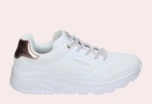 Zapatillas blancas para mujeres de 40: qué buscar si pasas muchas horas de pie