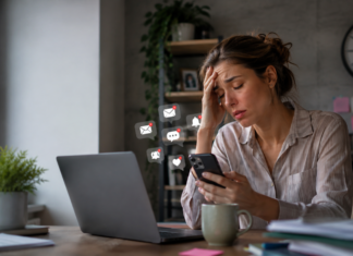9 hábitos cotidianos que pueden mantenerte en alerta y aumentar el estrés sin que lo notes