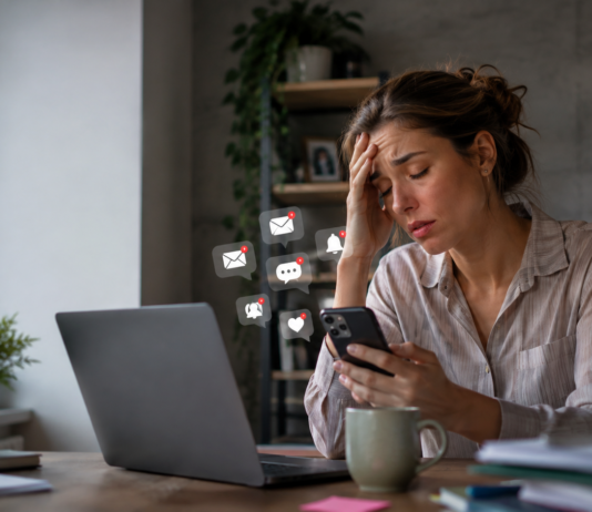 9 hábitos cotidianos que pueden mantenerte en alerta y aumentar el estrés sin que lo notes