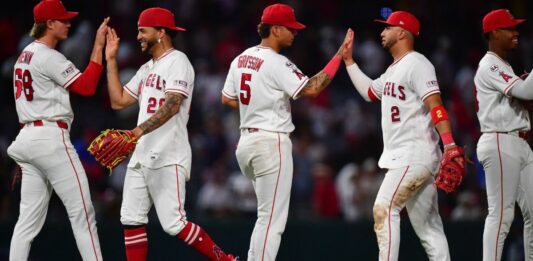 Los Angeles Angels cambiarán de dueño: Arte Moreno venderá el equipo a Stan Kroenke Los Angeles Angels cambiarán de dueño: Arte Moreno venderá el equipo a Stan Kroenke