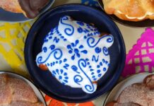 Pan de muerto con diseño de talavera llega a Coyoacán Pan de muerto con diseño de talavera llega a Coyoacán