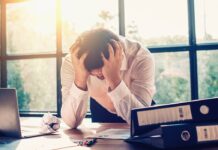 Mandos medios, los más expuestos al burnout: 45% reporta altos niveles de estrés diario burnout