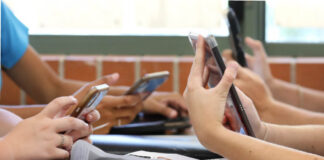 Celulares en escuelas: anuncian restricciones desde noviembre y plantean llevarlas a la ley celulares