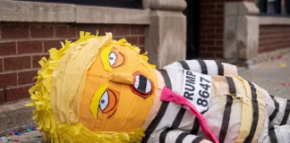 Protestas contra Trump e ICE irrumpen en el desfile mexicano de Nueva York desfile mexicano