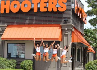 Hooters llegará al cine: preparan película sobre el origen y expansión de la famosa cadena de restaurantes Hooters