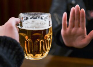 Medicamentos para adelgazar muestran potencial para reducir el consumo de alcohol, pero aún faltan estudios alcohol