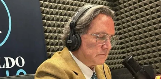 Muere Óscar Mario Beteta a los 70 años; su trayectoria unió radio y periodismo financiero Óscar Mario Beteta