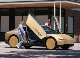 Tesla estrena viajes con Cybercab en Austin: el robotaxi sin volante ni pedales ya transporta pasajeros Cybercab