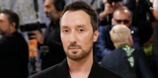 Anthony Vaccarello se despide de Saint Laurent tras diez años y cierra una etapa dorada en la moda