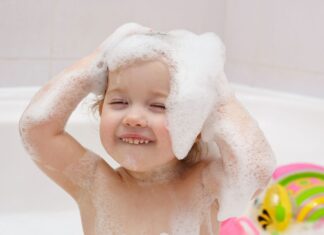 ¿Champú para bebé en el cabello de adultos? Esto dicen los expertos sobre su uso ¿Champú para bebé en el cabello de adultos? Esto dicen los expertos sobre su uso