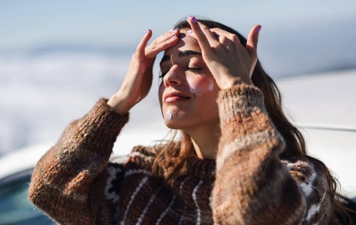 Cómo cuidar la piel durante el invierno: consejos para mantenerla hidratada y saludable