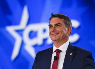 Brasil irá a segunda vuelta: Flávio Bolsonaro supera a Lula en primera ronda presidencial Flávio Bolsonaro