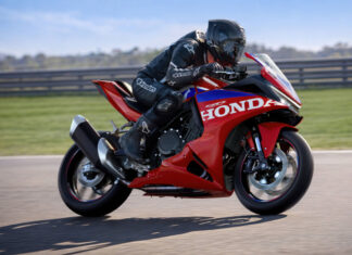 Honda CBR500R Four 2026 llega a Europa con motor de cuatro cilindros, 72 CV y embrague electrónico Honda CBR500R FOUR