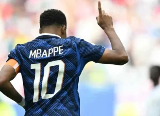 Mbappé supera a Messi y se convierte en el más joven en disputar 100 partidos de Champions League Kylian Mbappé se convirtió en el jugador más joven en alcanzar los 100 partidos en la Champions League superando a Messi