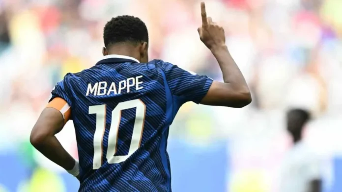 Kylian Mbappé se convirtió en el jugador más joven en alcanzar los 100 partidos en la Champions League superando a Messi