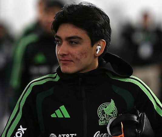 Liverpool buscaría fichar a Gilberto Mora por una cifra millonaria, según David Faitelson Liverpool buscaría fichar a Gilberto Mora por una cifra millonaria, según David Faitelson