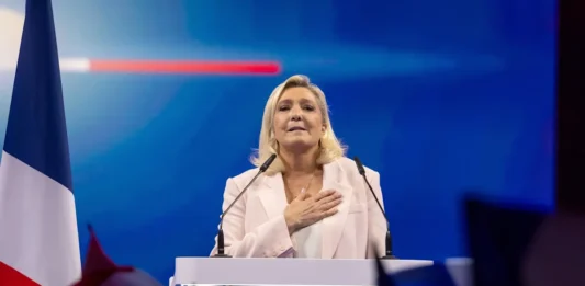 Marine Le Pen lanza campaña presidencial en Francia y advierte sobre la “mexicanización” del crimen organizado Marine Le Pen
