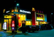 McDonald’s enfrenta demanda colectiva por supuesto uso de IA para coordinar precios en Estados Unidos McDonald’s