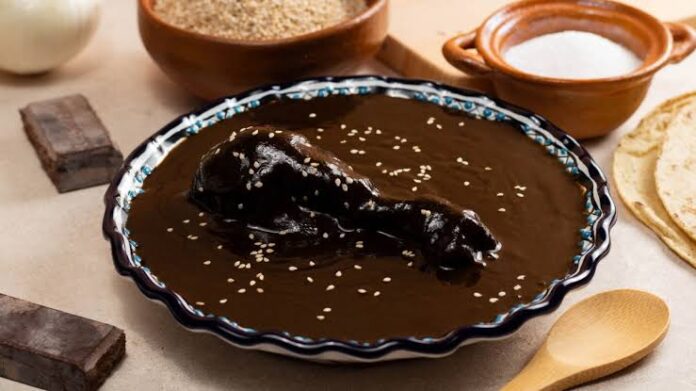 Mole negro oaxaqueño: ingredientes, preparación y consejos para cocinarlo en casa