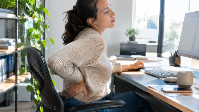 Lumbalgia en México: por qué aumenta el dolor lumbar y cómo cuidar la espalda