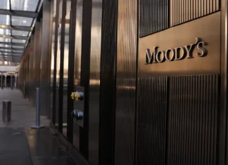 Compra de AT&T México por Televisa podría transformar internet, telefonía y televisión de paga, advierte Moody’s Moodys
