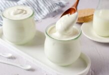Yogur griego: el snack rico en proteínas que ayuda a conservar la masa muscular, según especialistas yogur griego