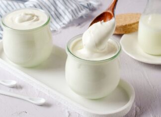 Yogur griego: el snack rico en proteínas que ayuda a conservar la masa muscular, según especialistas yogur griego