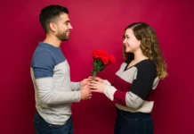 Día del Novio 2026: por qué el 3 de octubre se regalan flores azules y carritos Día del Novio