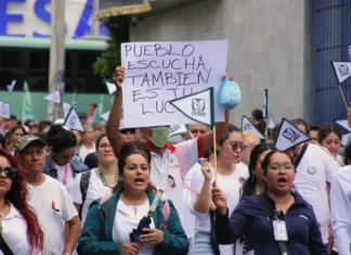 Trabajadores del IMSS cuestionan a Sheinbaum por falta de medicamentos y personal: “Nos habla como si fuéramos tontos” IMSS