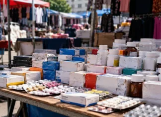 Medicamentos caducos y robados se venden hasta 80% más baratos en tianguis de CDMX y Edomex
