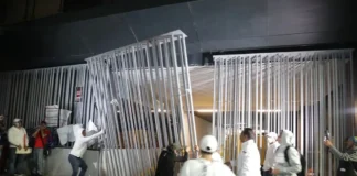 Trabajadores del IMSS irrumpen en sede sindical de CDMX y exigen renuncia de dirigente nacional IMSS