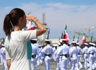 Sheinbaum reivindica labor humanitaria de la Armada durante ceremonia por sus 205 años Sheinbaum