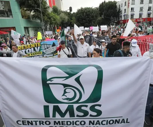 Sindicato del IMSS descarta nueva votación por aumento salarial de 8%; trabajadores mantienen protestas imss